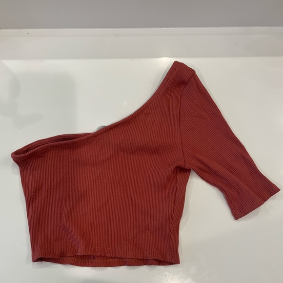 One shoulder pink crop top - Picture 3 of 3